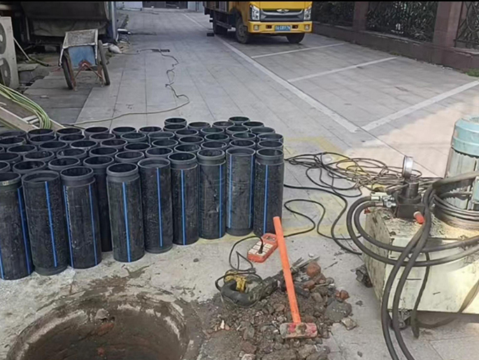 万宁PE置换管厂家 DN315置换管 非开挖管短管置换